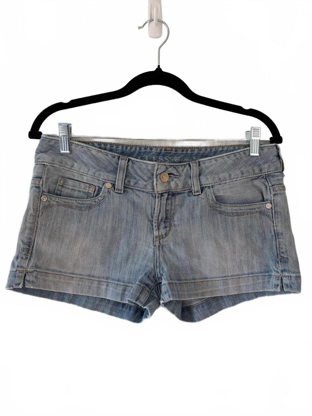 Vintage GUESS Denim Shorts Womens Size 29 Light Wash Low Rise Cuffed Hem